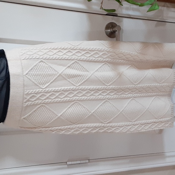 NWT, CLICHE, Viscose Blend, "sweater" Skirt in Ivory, Size Large - Picture 3 of 10